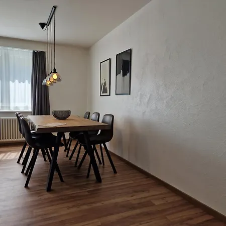 Flora - Sunflower Apartment