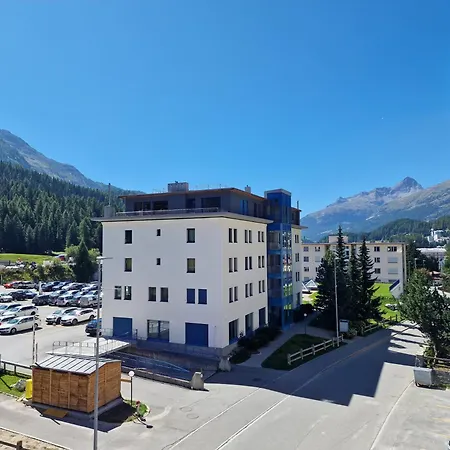 Flora - Sunflower Daire Saint-Moritz