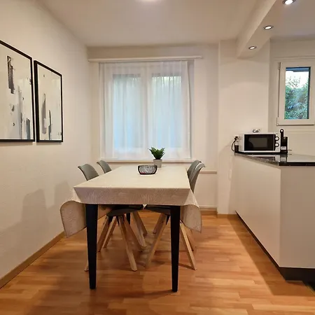 Flora - Sunflower Lägenhet *