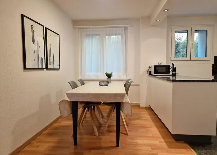 Flora - Sunflower شقة *